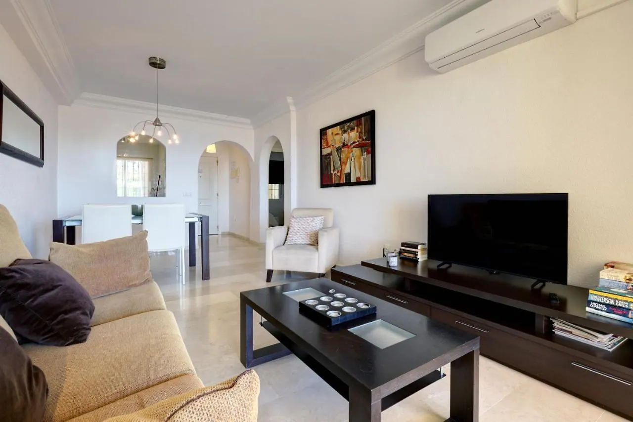 Spacious Apartment Puerto Alto Estepona