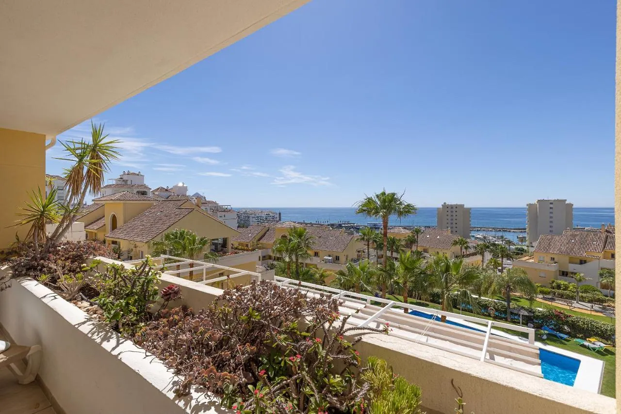 Spacious Apartment Puerto Alto Estepona
