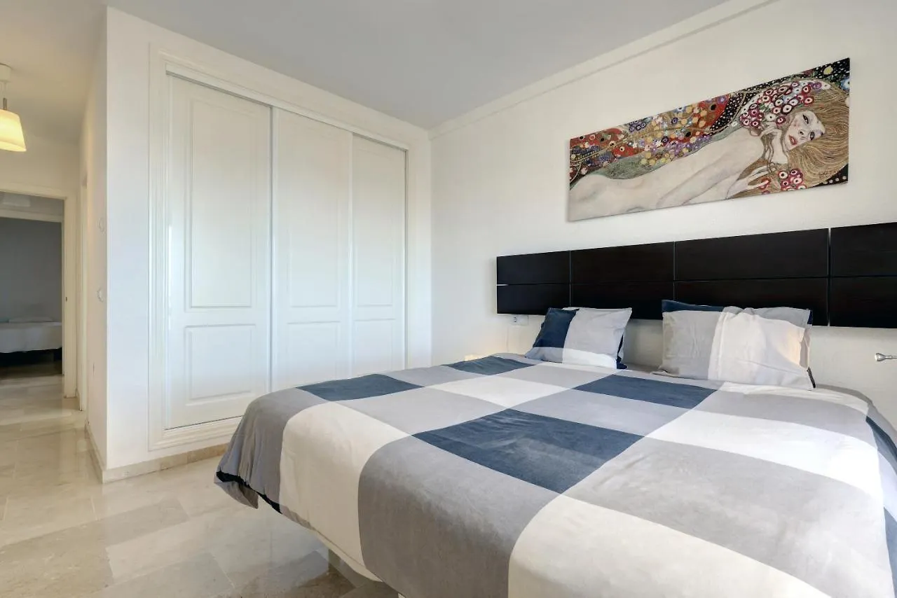 Spacious Apartment Puerto Alto Estepona