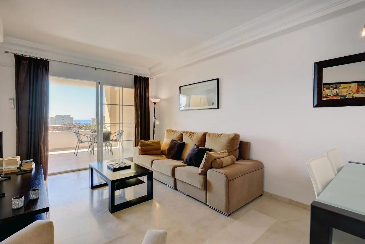 Spacious Apartment Puerto Alto Estepona