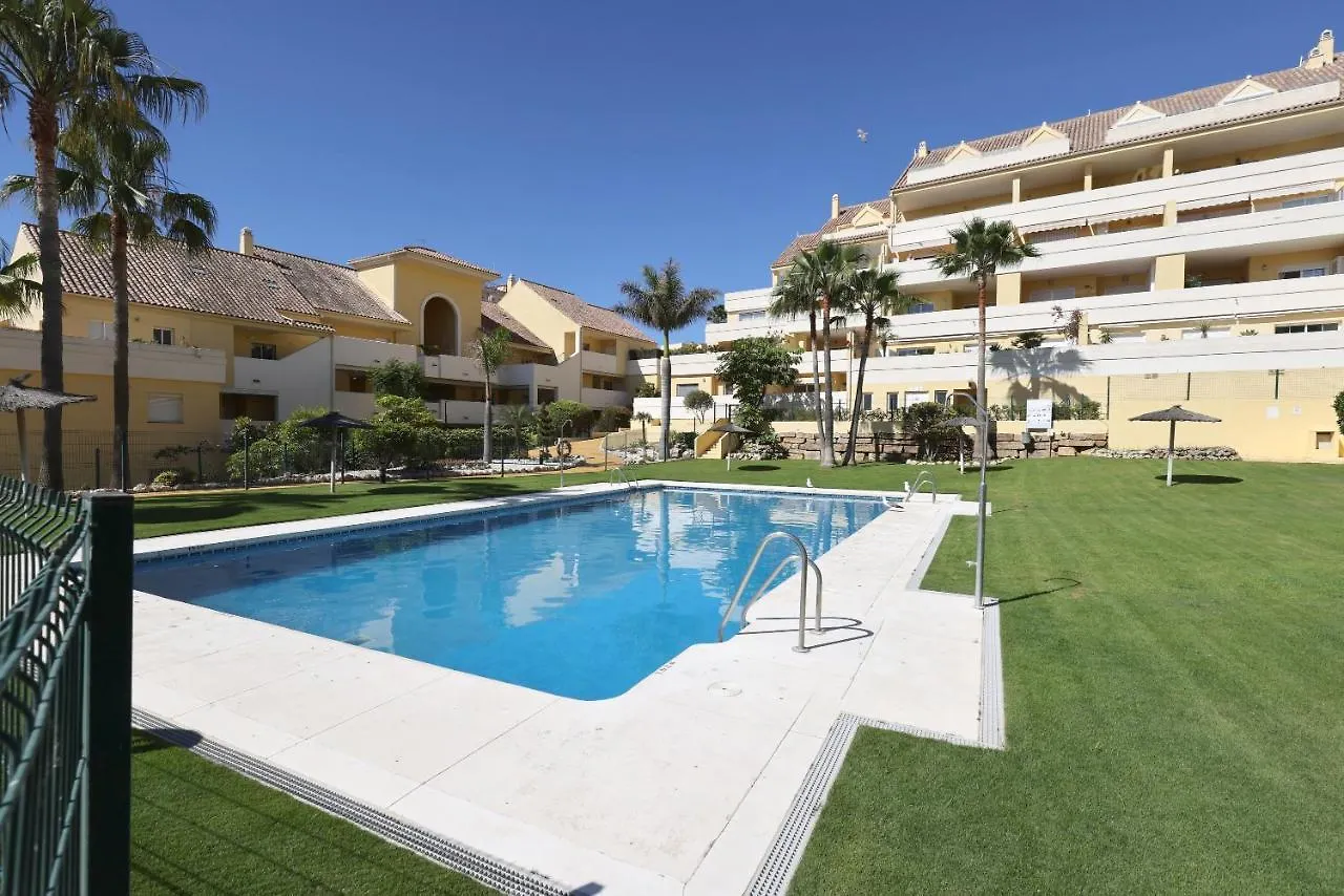 Spacious Apartment Puerto Alto Estepona