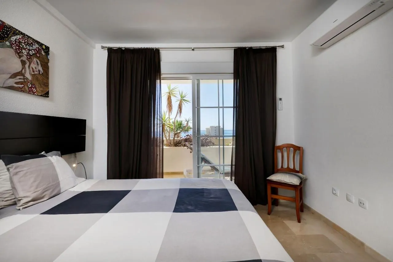 Spacious Apartment Puerto Alto Estepona