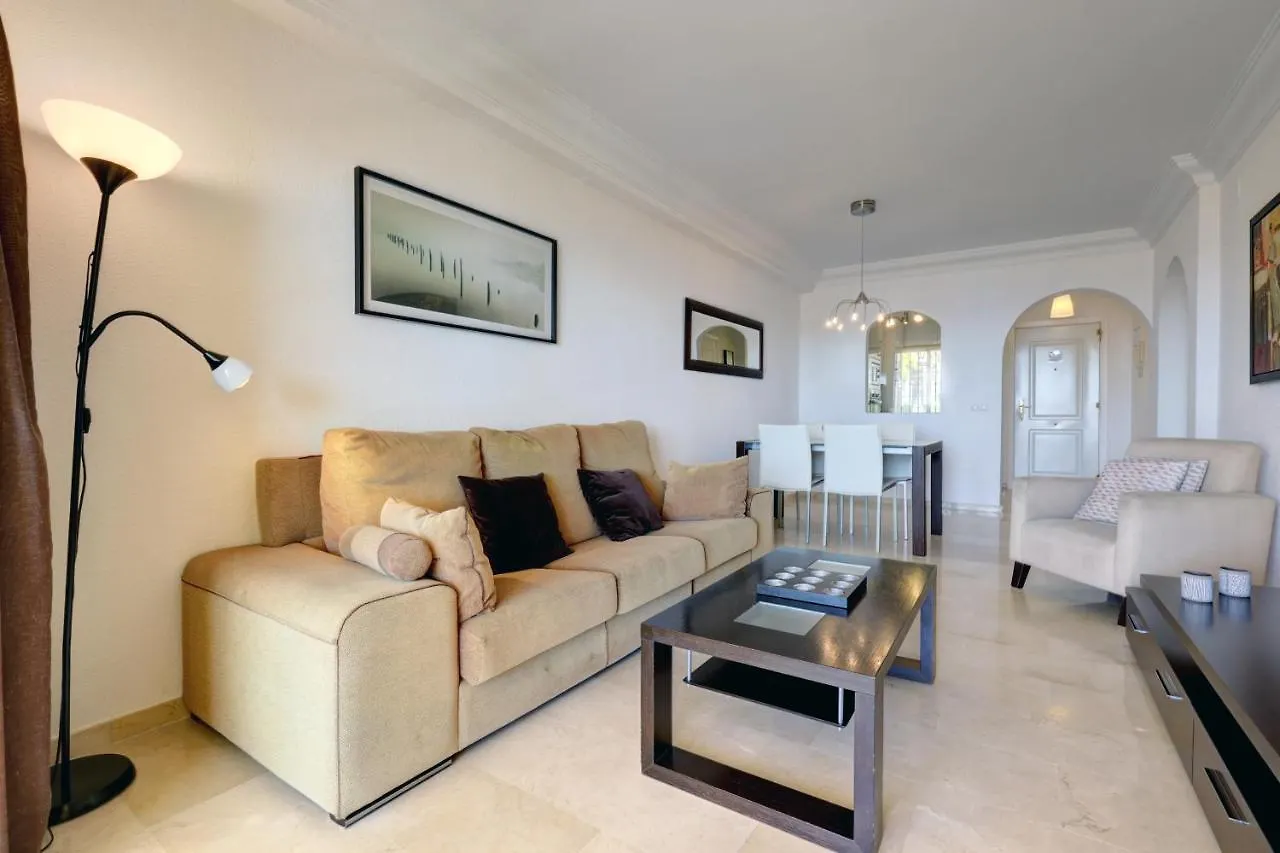 Spacious Apartment Puerto Alto Estepona Spagna